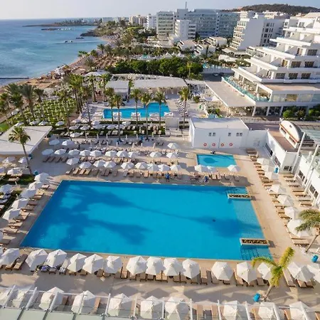 Constantinos The Great Hotel